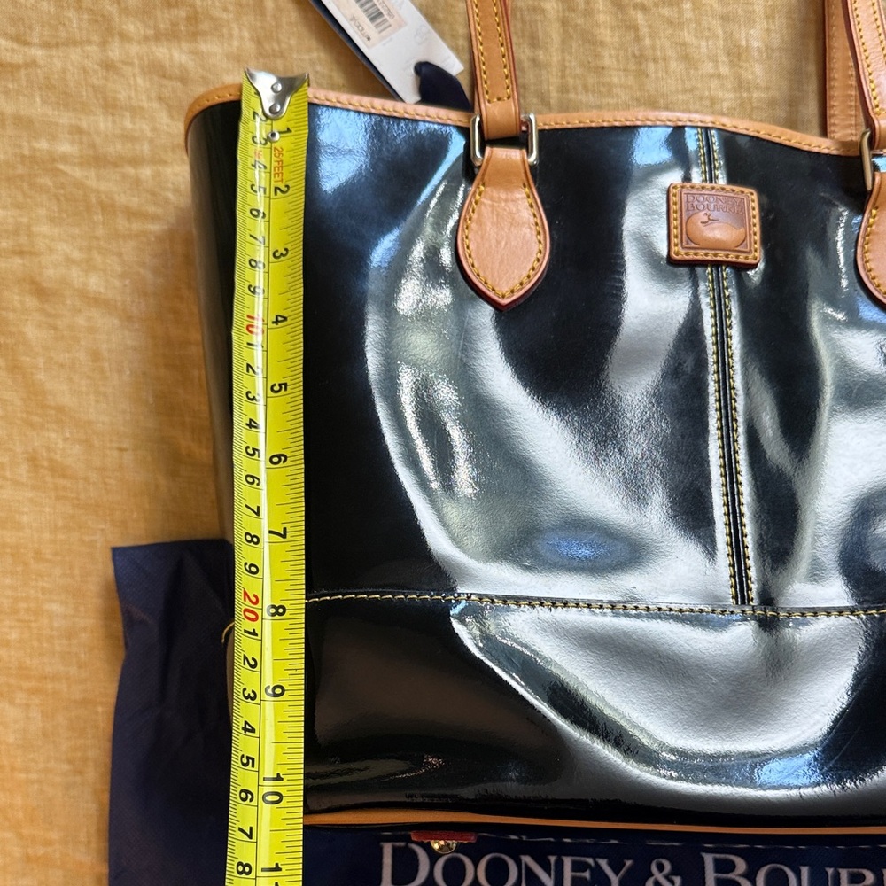 Dooney & Bourke patent leather tote - Picture 3 of 17